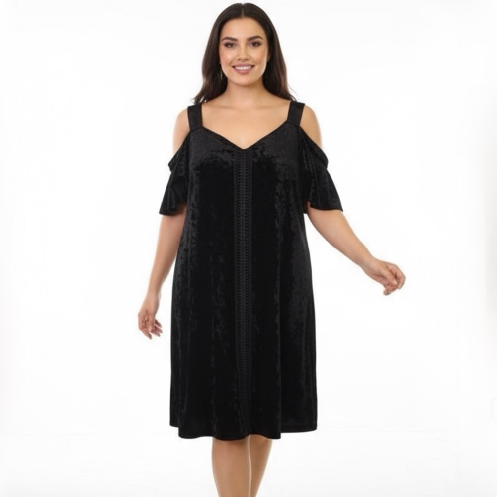 [5x$25] ⭐️ NWT Size 1X Black velvet dress cold shoulder